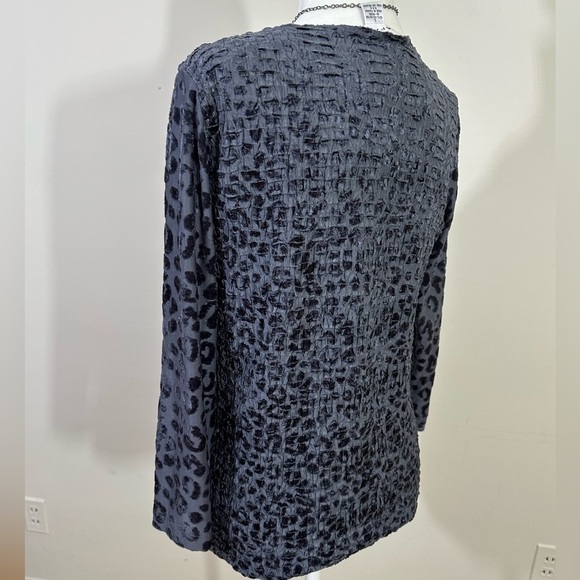 Rafael sz lg top silvery blue shade with same shade print with a touch of velvet - Picture 7 of 12